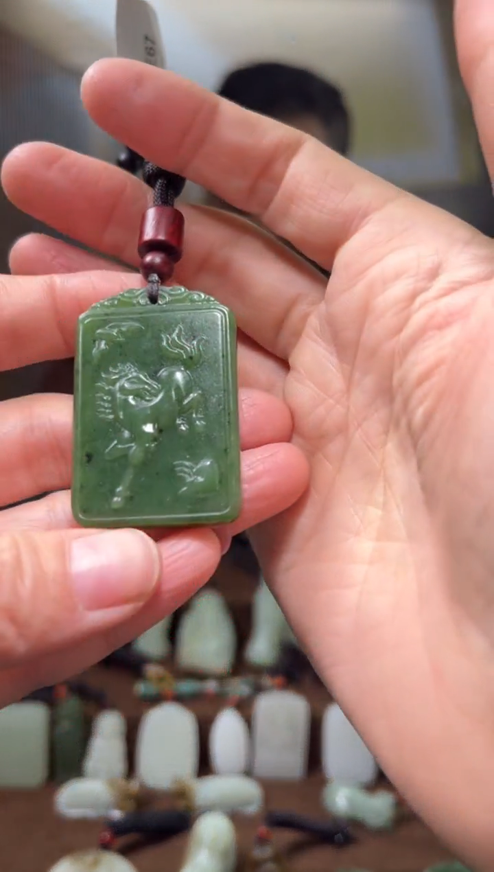 颈饰未镶嵌和田玉·