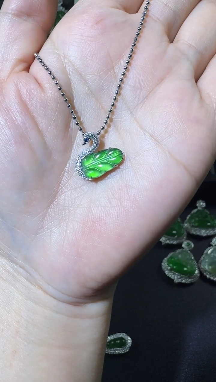 【闪购商品】翡翠吊坠(不含链)银S925镶嵌天鹅