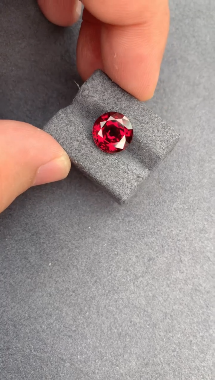 【闪购商品】石榴石裸石未镶嵌5.7ct镁铝榴石