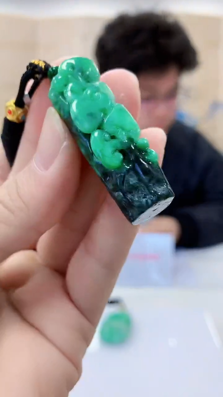 【闪购商品】定制翡翠未镶嵌4688bb-毛货挂件81