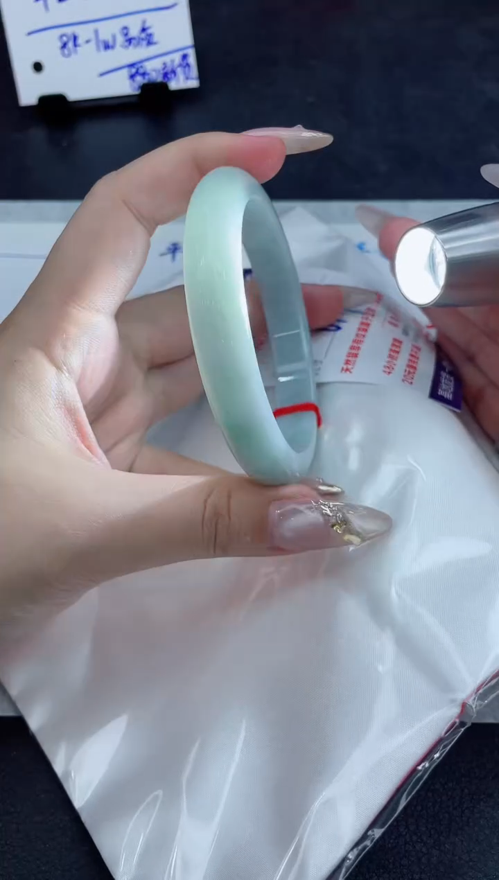 翡翠未镶嵌手镯111111111111111