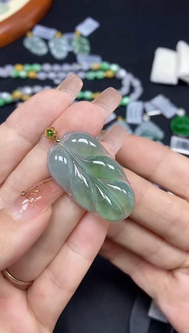 吊坠(不含链)18K金镶嵌翡翠叶子18K金扣镶嵌@@CMT
