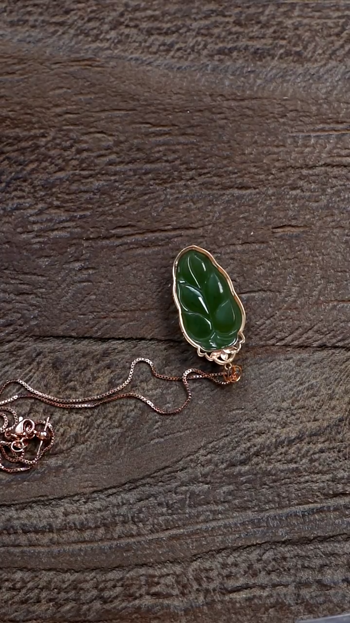 18K金镶嵌和田玉挂件LUCS-105