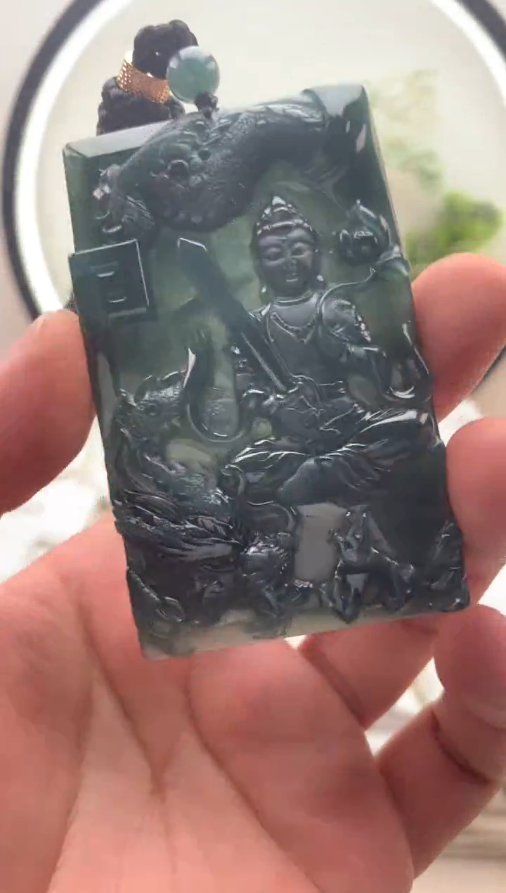 颈饰未镶嵌翡翠虚空藏