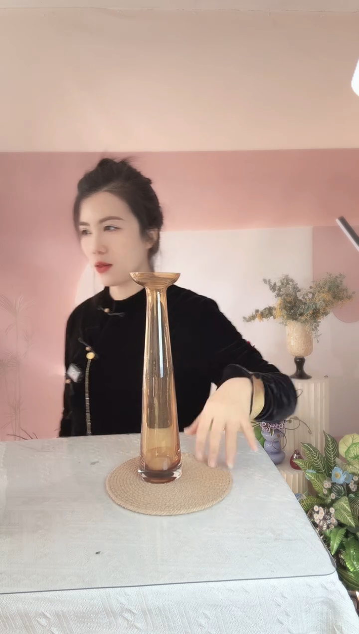 085直播玻璃花瓶