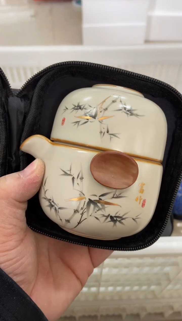 无运费险有瑕疵的摄影的产品有使用过的痕迹有点脏介意勿拍