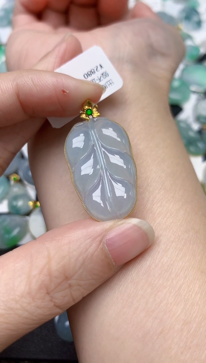颈饰18K金镶嵌翡翠天然缅甸A货翡翠