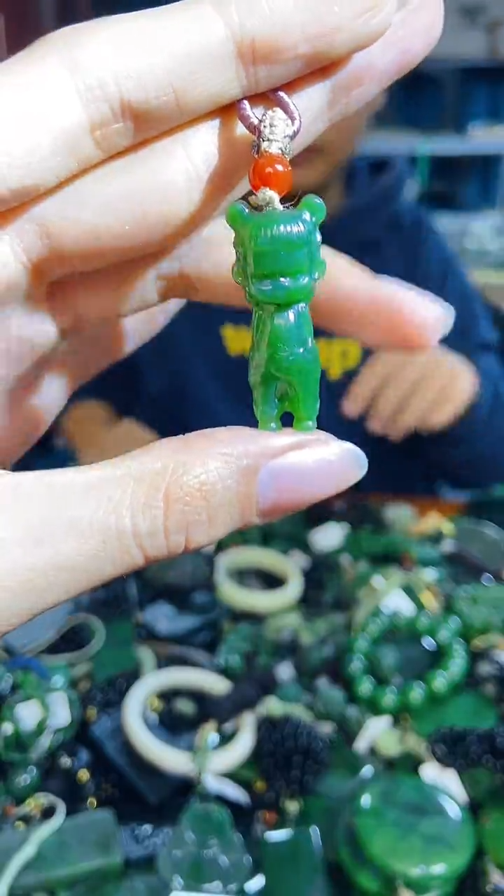 未镶嵌和田玉挂件1