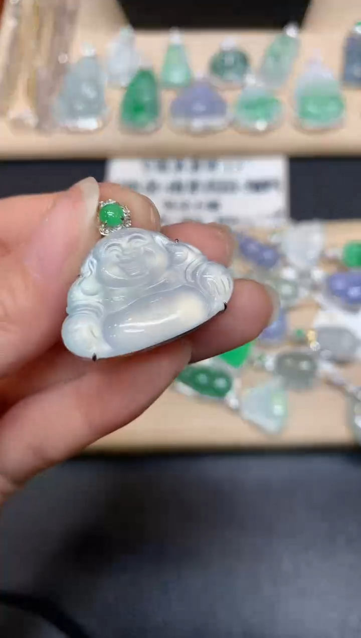 【闪购商品】翡翠颈饰18K金镶嵌佛公【无服务费