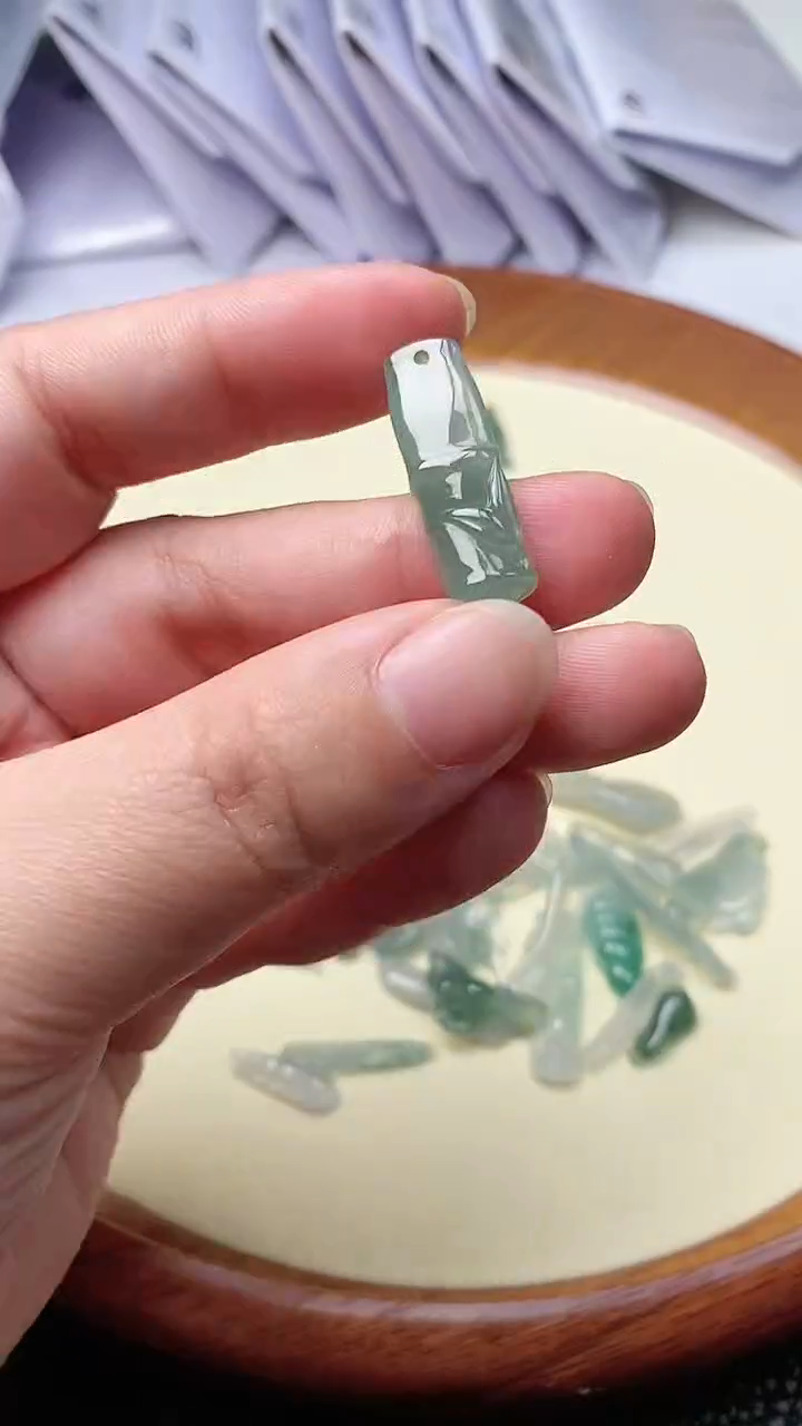【闪购商品】翡翠挂件未镶嵌竹节