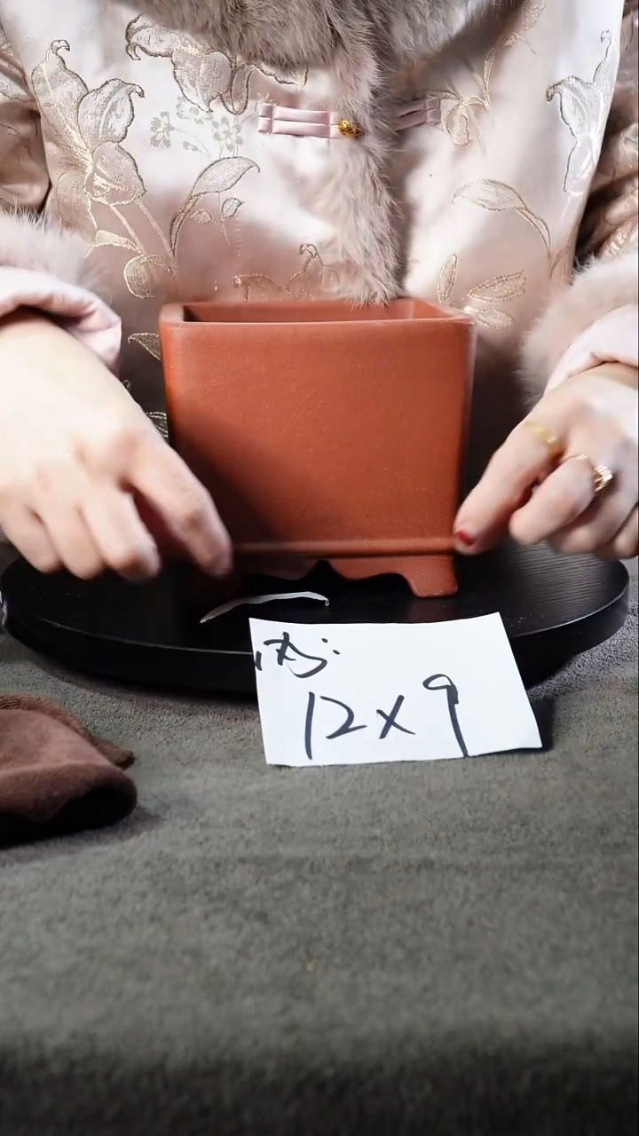 宜兴紫砂小花盆盆 