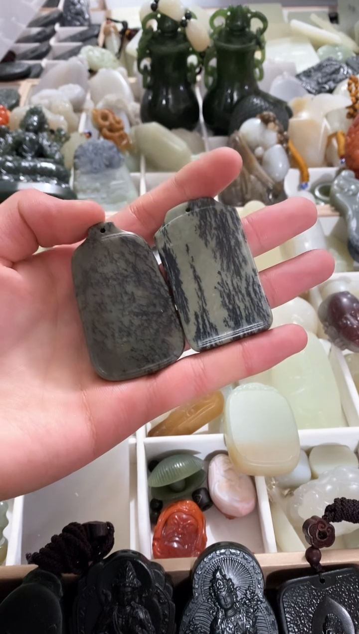 【闪购商品】和田玉吊坠(不含链)未镶嵌随机发货 一个 草花