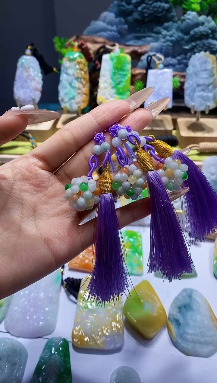 【闪购商品】翡翠颈饰未镶嵌翡翠A货