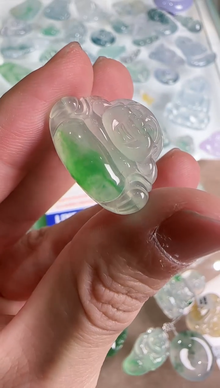 【闪购商品】翡翠吊坠(不含链)未镶嵌··