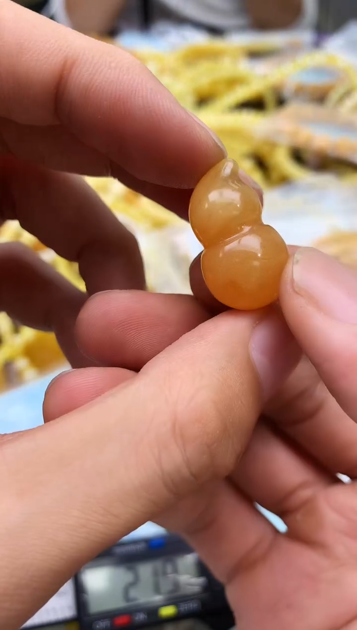 裸石蜜蜡未镶嵌葫芦