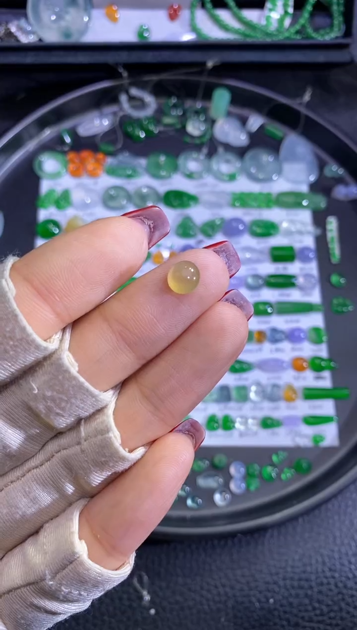 未镶嵌挂件翡翠蛋