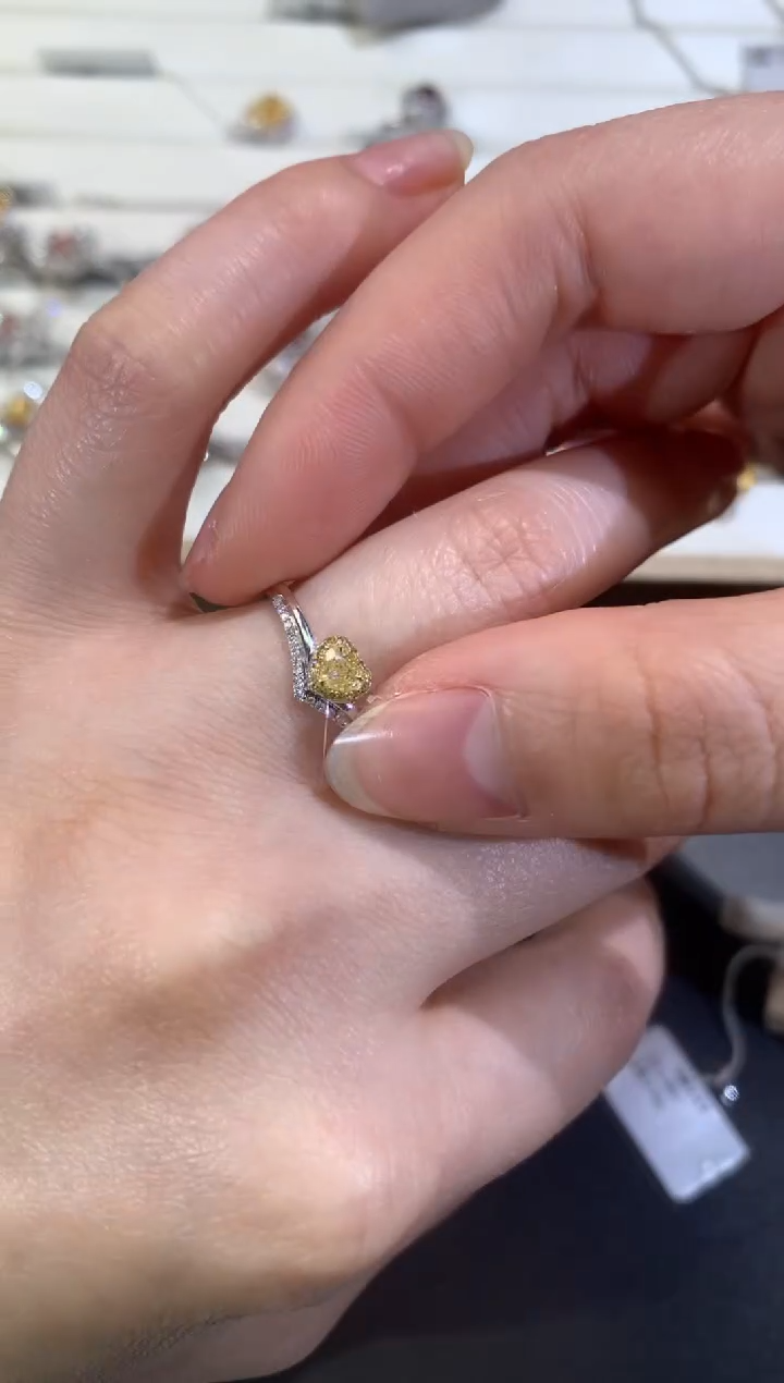 【闪购商品】钻石戒指18K金镶嵌S4|2980