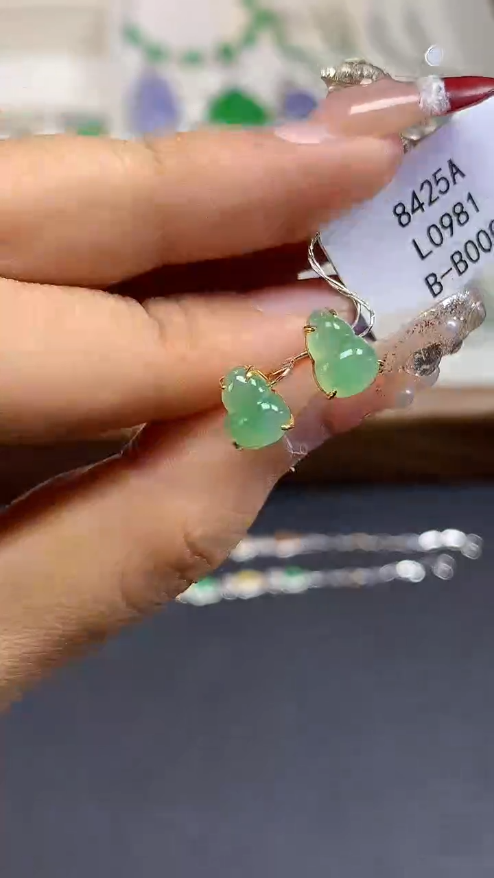 【闪购商品】翡翠18K金镶嵌耳饰L0981