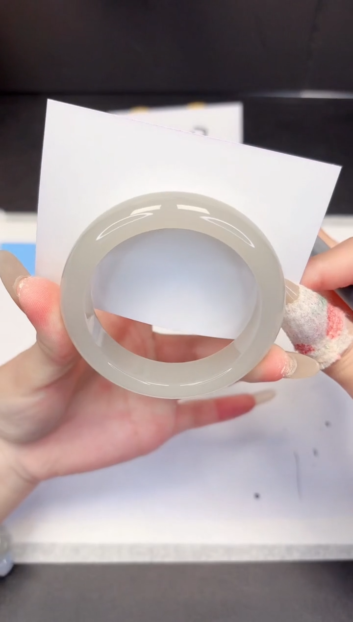 【闪购商品】石英质玉手镯未镶嵌75-55.6