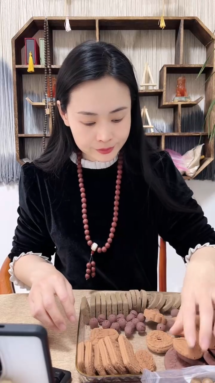 【闪购商品】泥塑龙涎大黑天牌子