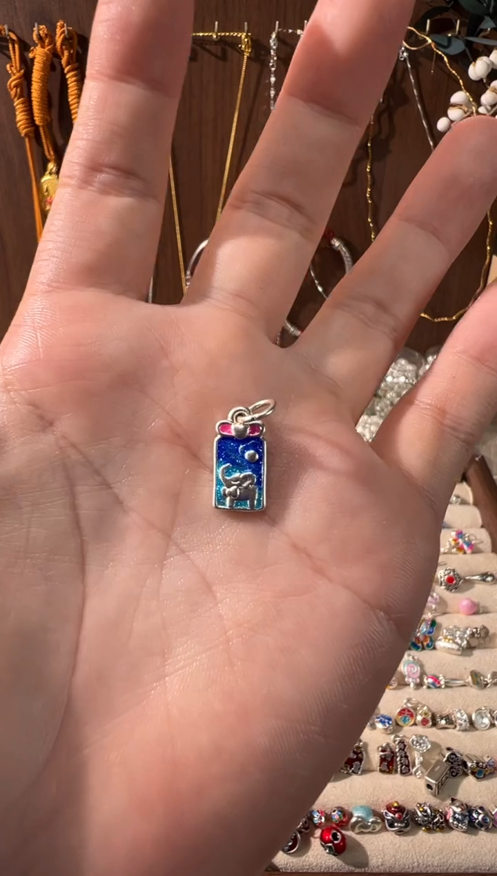 无足银知*珐琅彩蓝色吉象吊牌