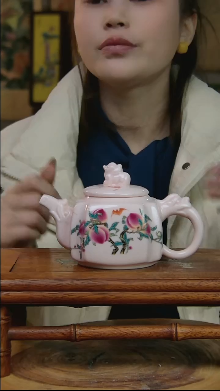 摆件陶红稀土寿桃龙壶