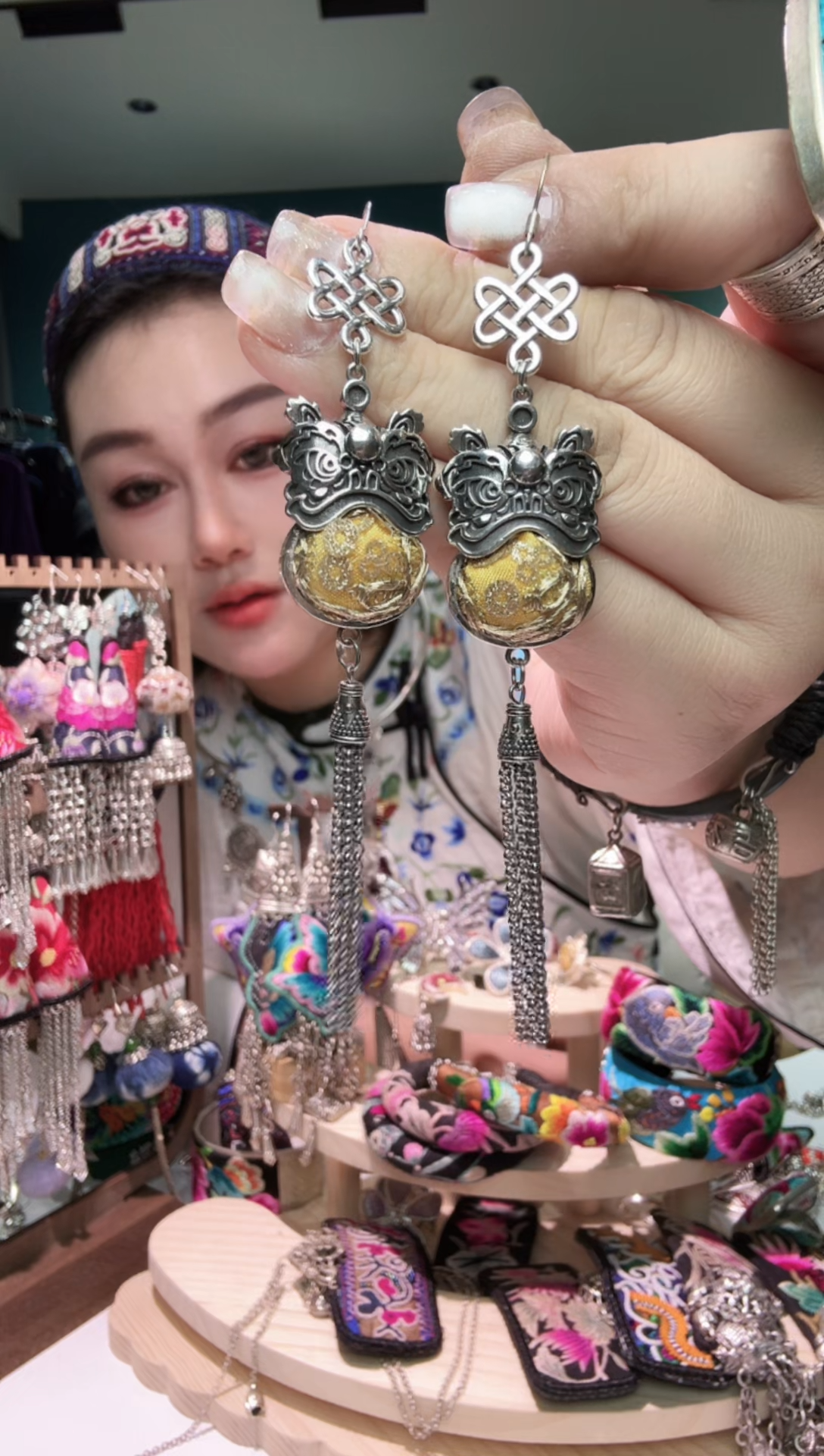 刺绣纯手工苗绣非遗耳环