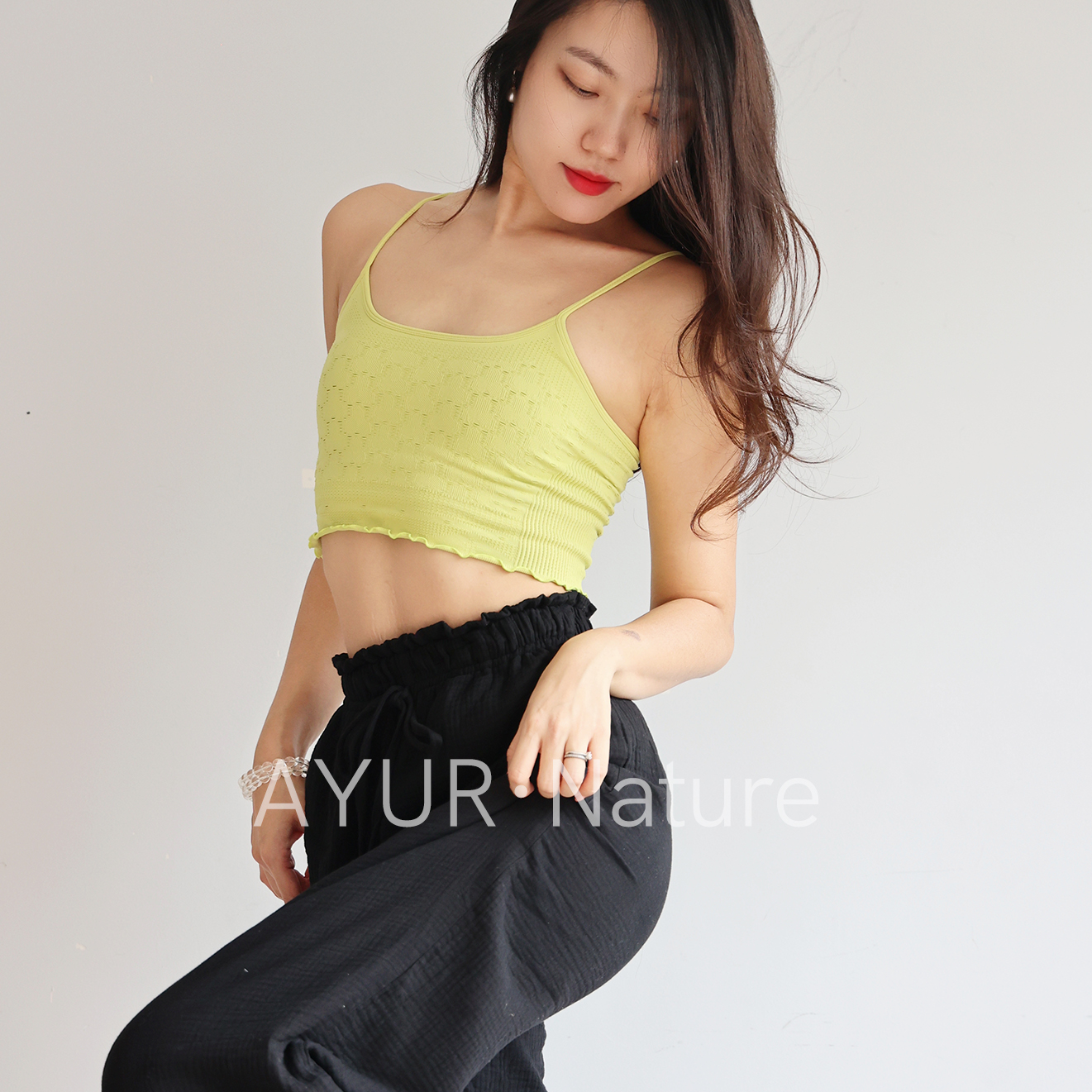 AYUR•Nature 无缝一体带胸垫修身瑜伽吊带| 防震钩织度假吊带背心