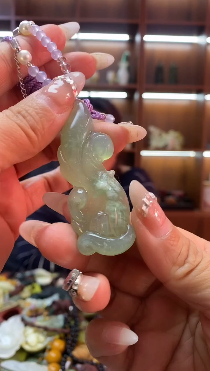 未镶嵌岫玉吊坠    