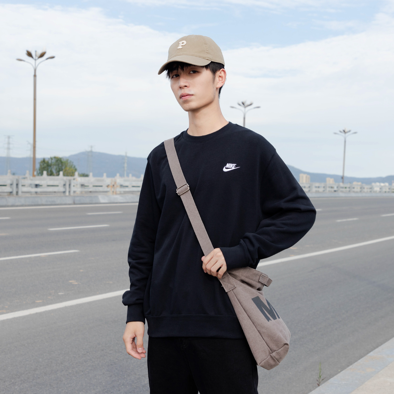 Nike耐克卫衣男新款运动服宽松休闲长袖套头衫跑步训练上衣BV2667