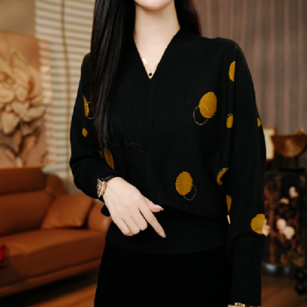 素曼 秋冬新款长袖气质显瘦百搭时尚轻奢女士套头毛衣V25P892