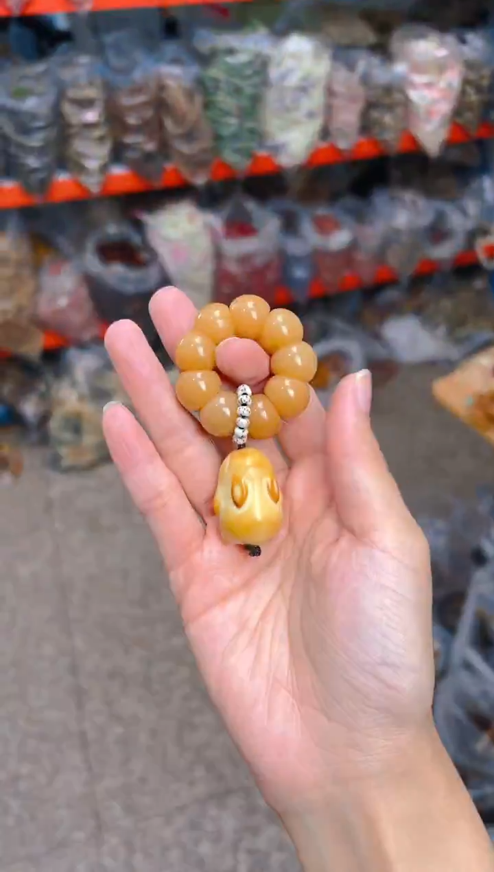 吊坠菩提根/象牙果黄色手捻  黄色兔