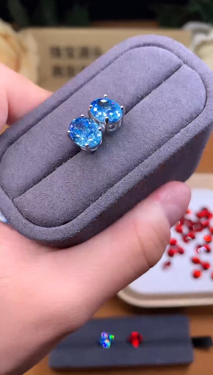 银S925镶嵌耳钉海蓝宝石6666