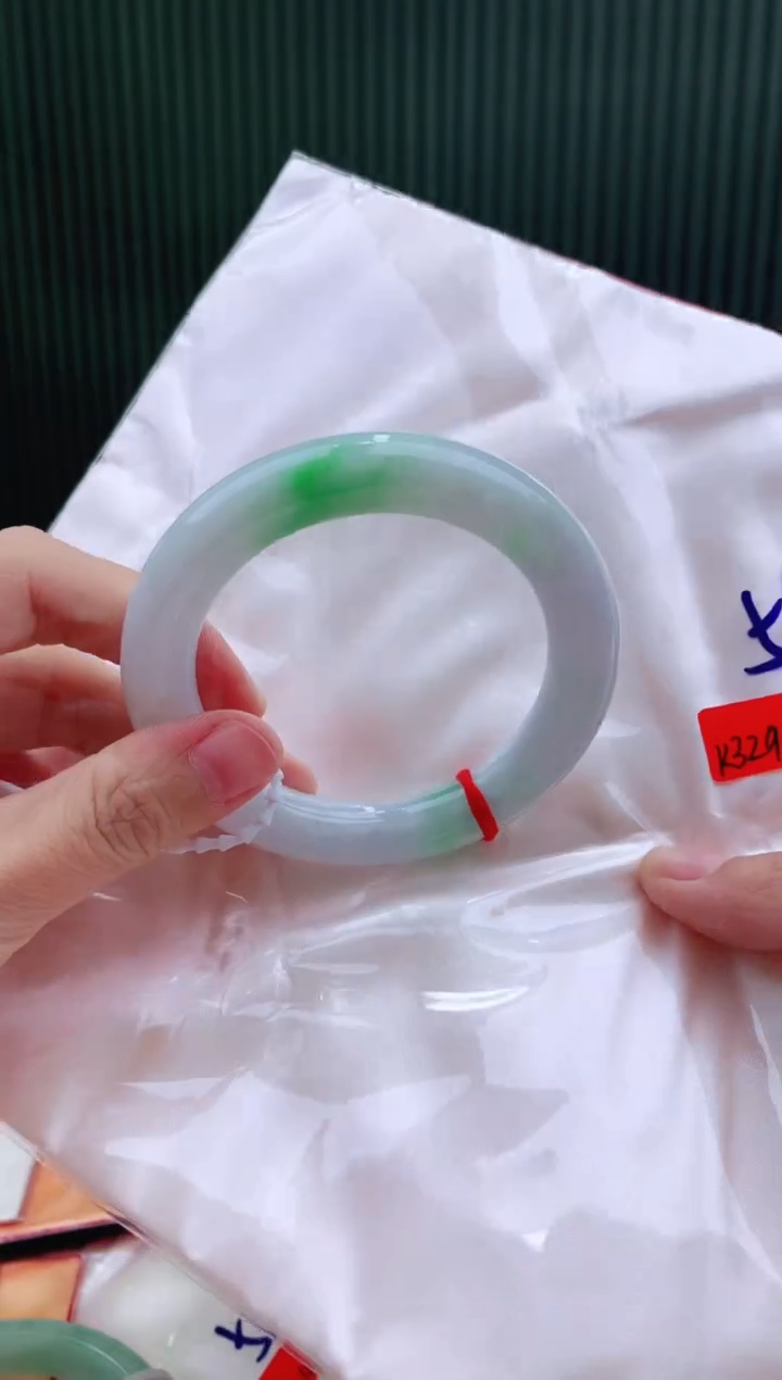 未镶嵌手镯翡翠56