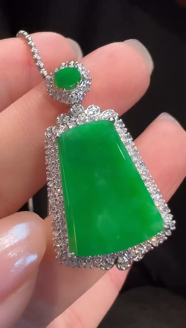 吊坠(不含链)18K金镶嵌翡翠AL6