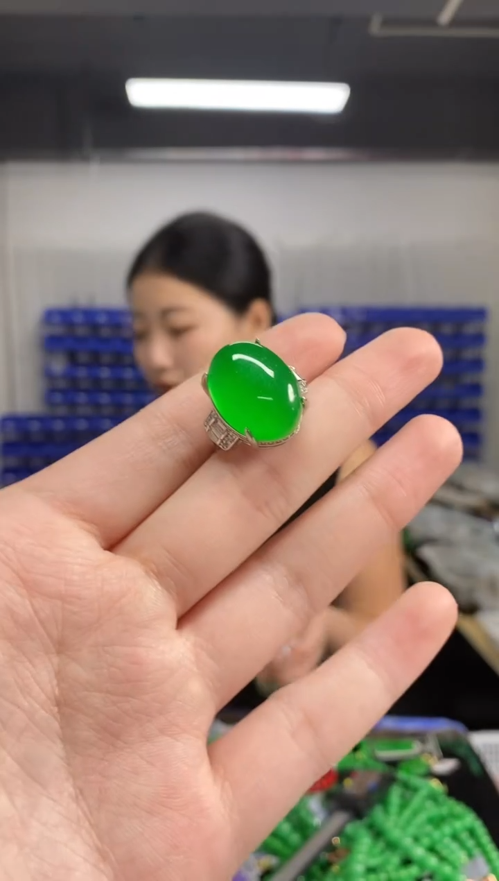 未镶嵌戒指翡翠多样性发其一颜色微差