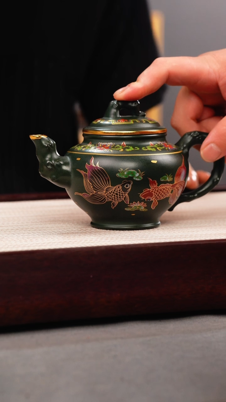 茶壶紫砂绿泥报春 锦鲤珐琅彩