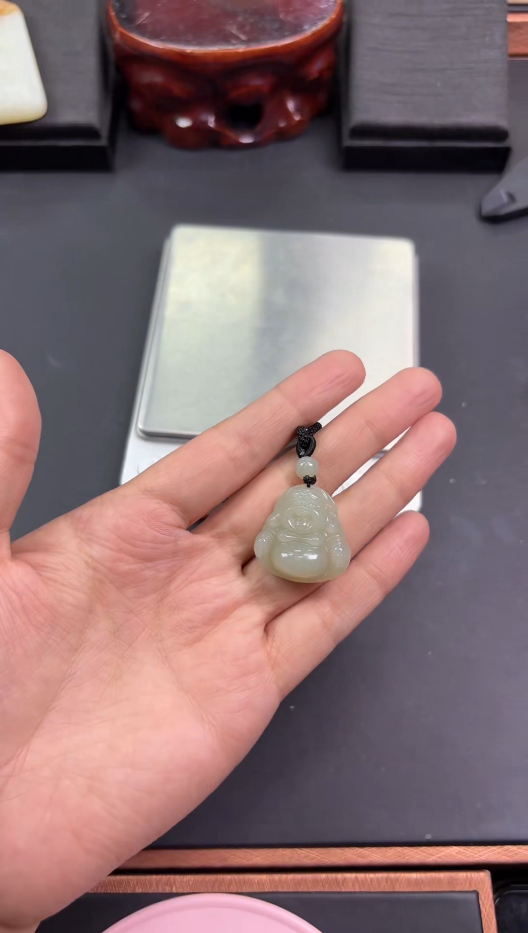 【闪购商品】和田玉吊坠(赠链)未镶嵌且末微色差近矿吊坠