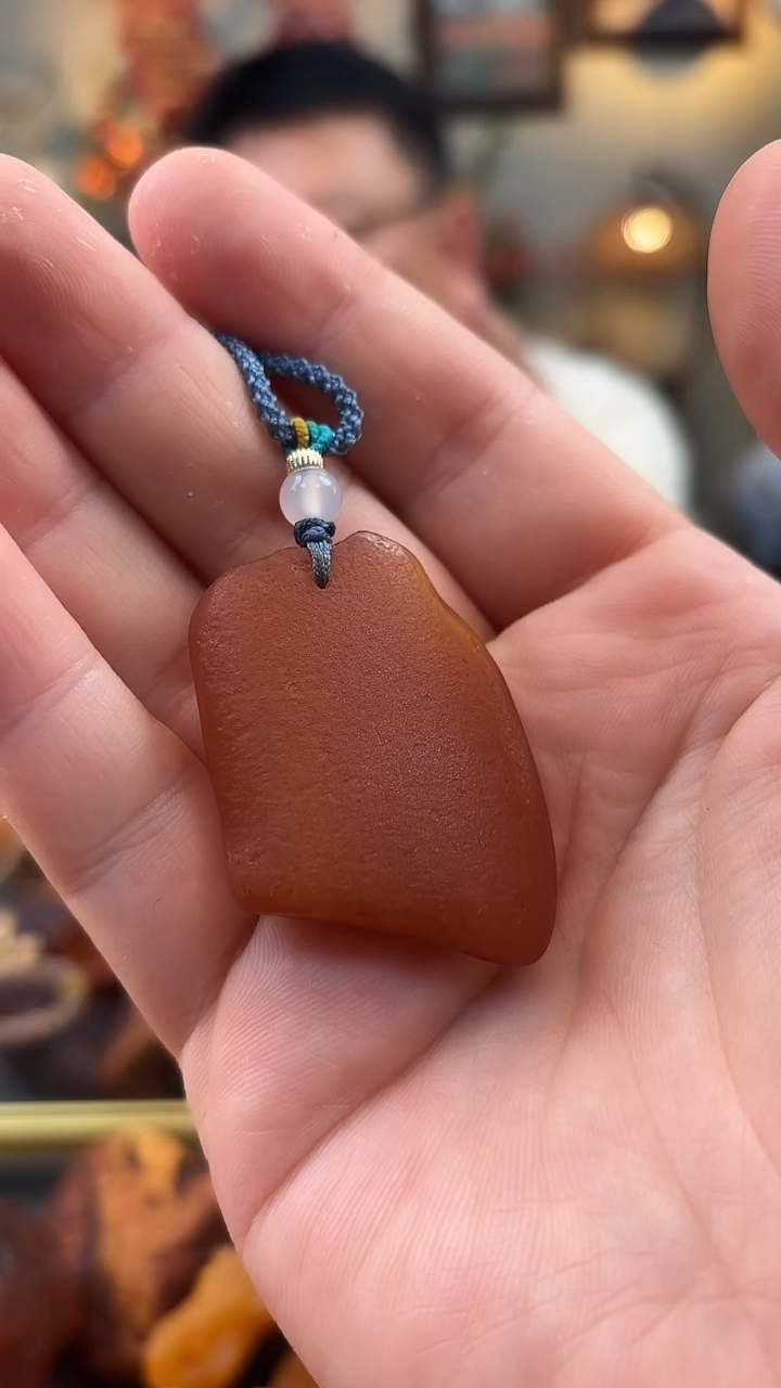 未镶嵌颈饰琥珀吊坠