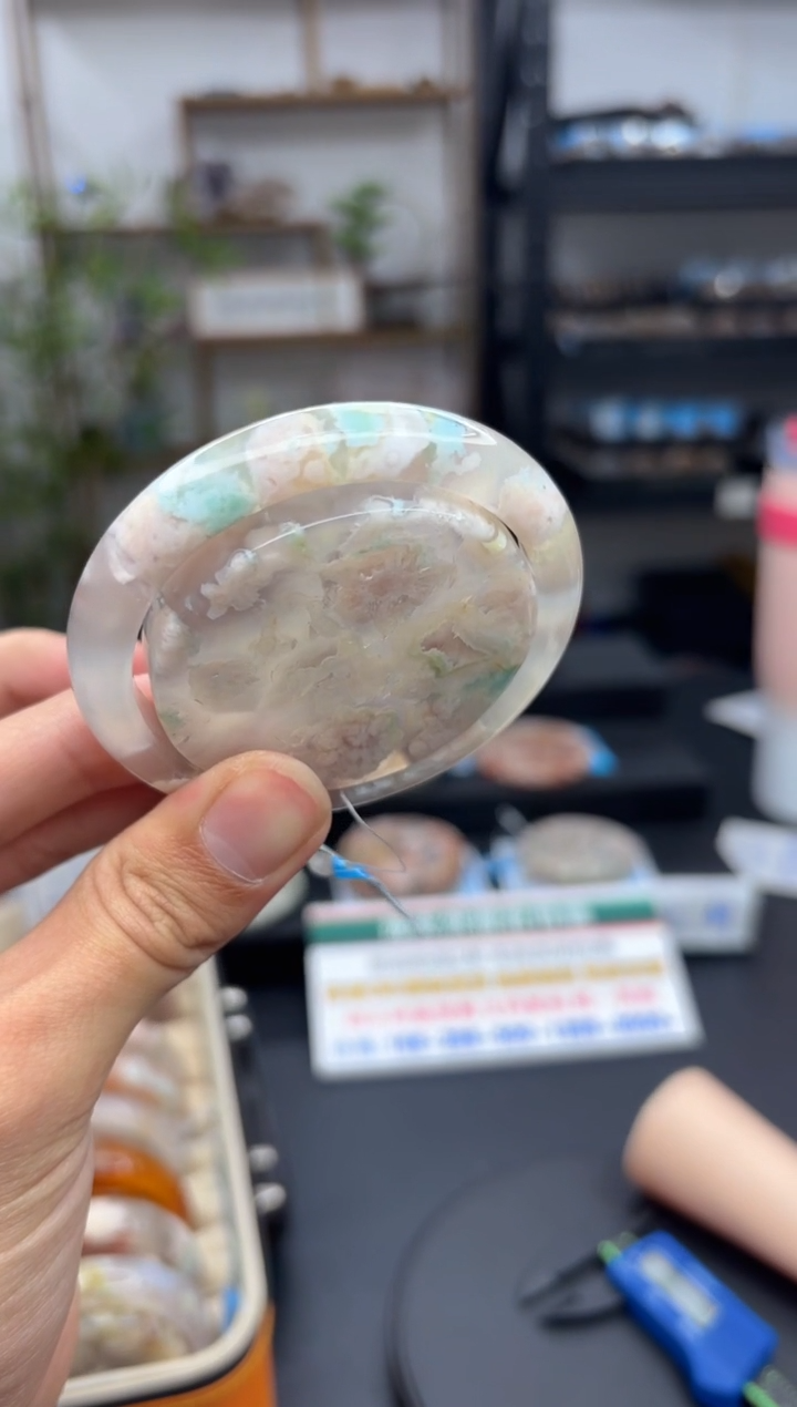 【闪购商品】石英质玉手镯未镶嵌A 22(55圈赠送镯心)