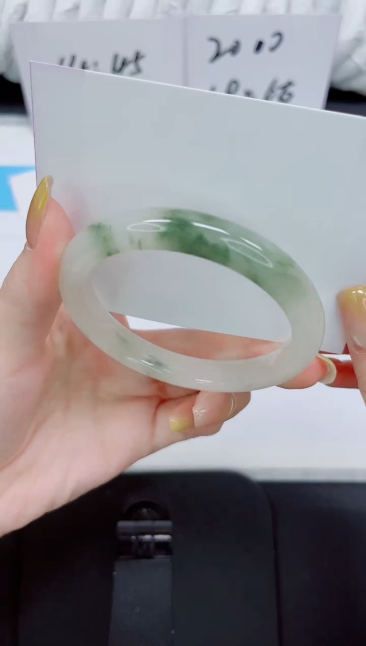 石英质玉手镯未镶嵌1