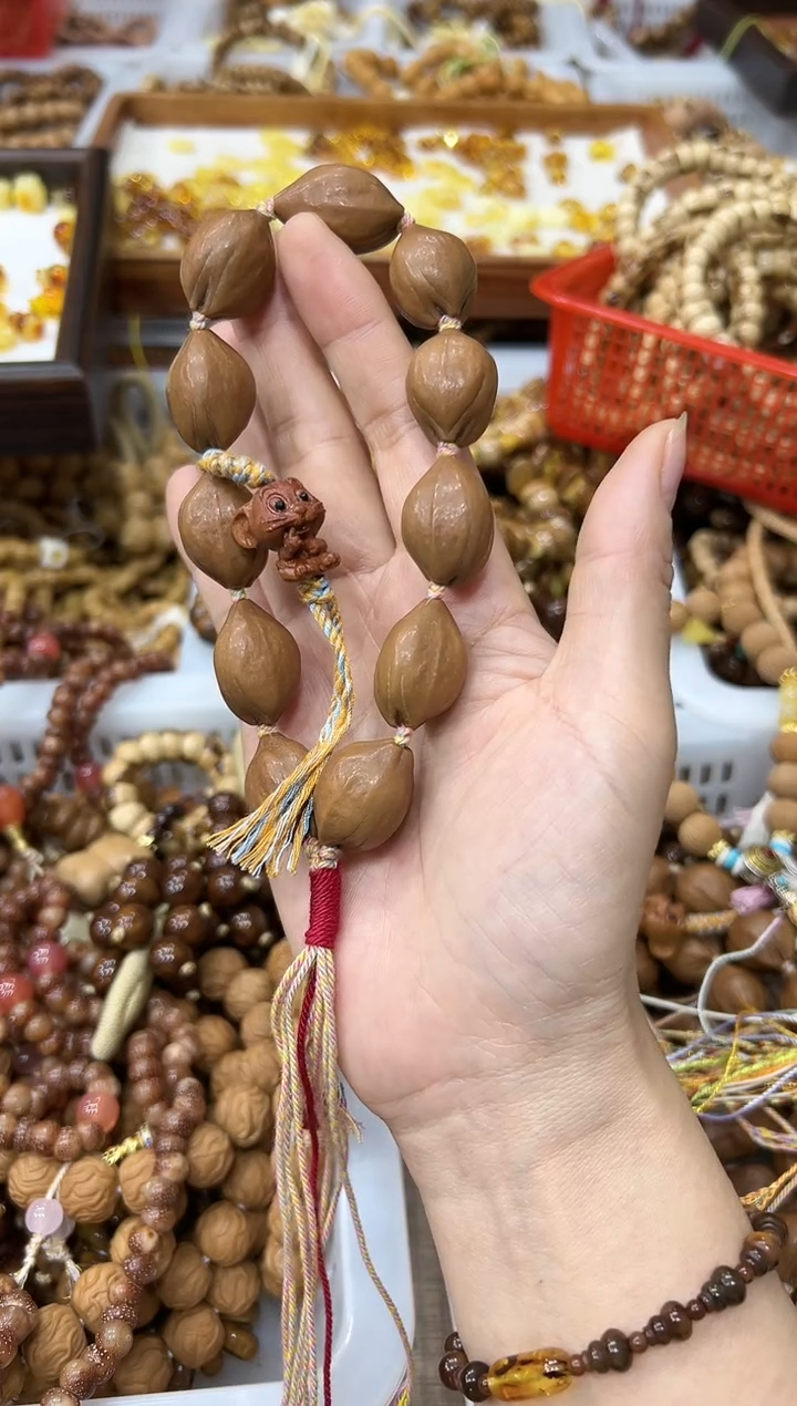 手串橄榄核梅林铁核 设计款 手持