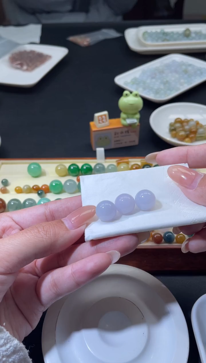 未镶嵌定制翡翠余**你翡翠毛货