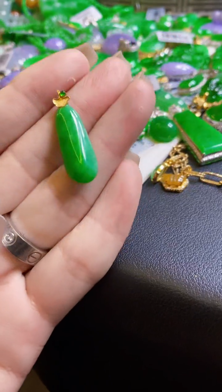 【闪购商品】翡翠颈饰18K金镶嵌吊坠