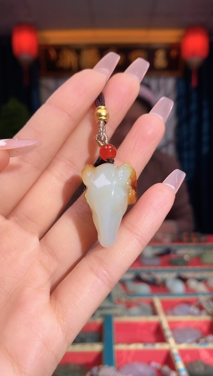 【闪购商品】和田玉颈饰未镶嵌领头羊