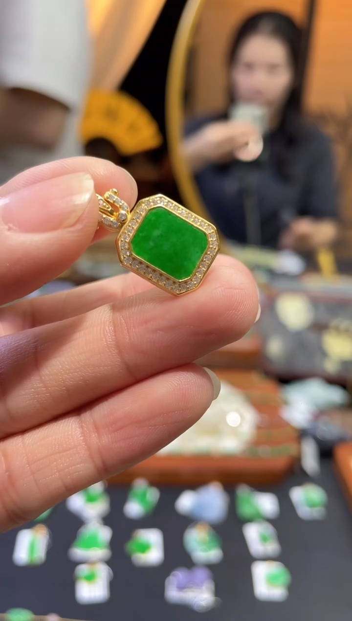 颈饰未镶嵌翡翠无事牌