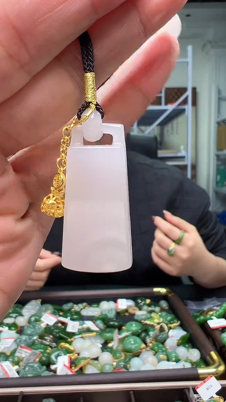 颈饰未镶嵌和田玉（多样性发货.发其一)12.11.83