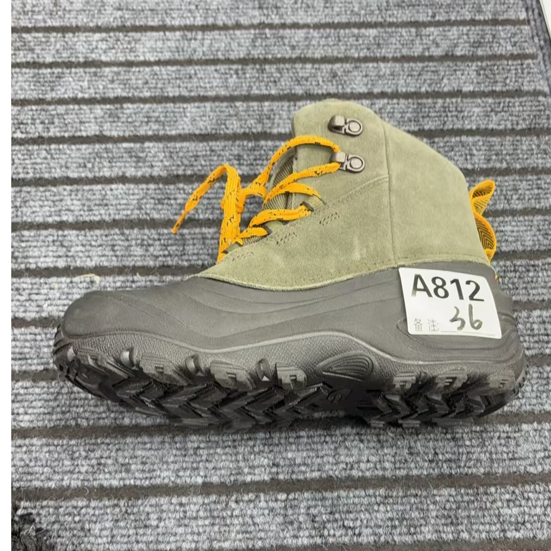 男女户外休闲鞋a812