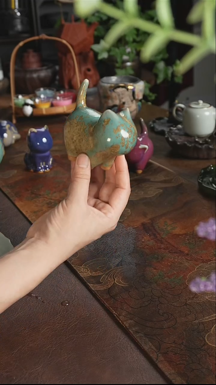 钧瓷窑变绿/漫步--创意小猫咪陶瓷茶宠小摆件
