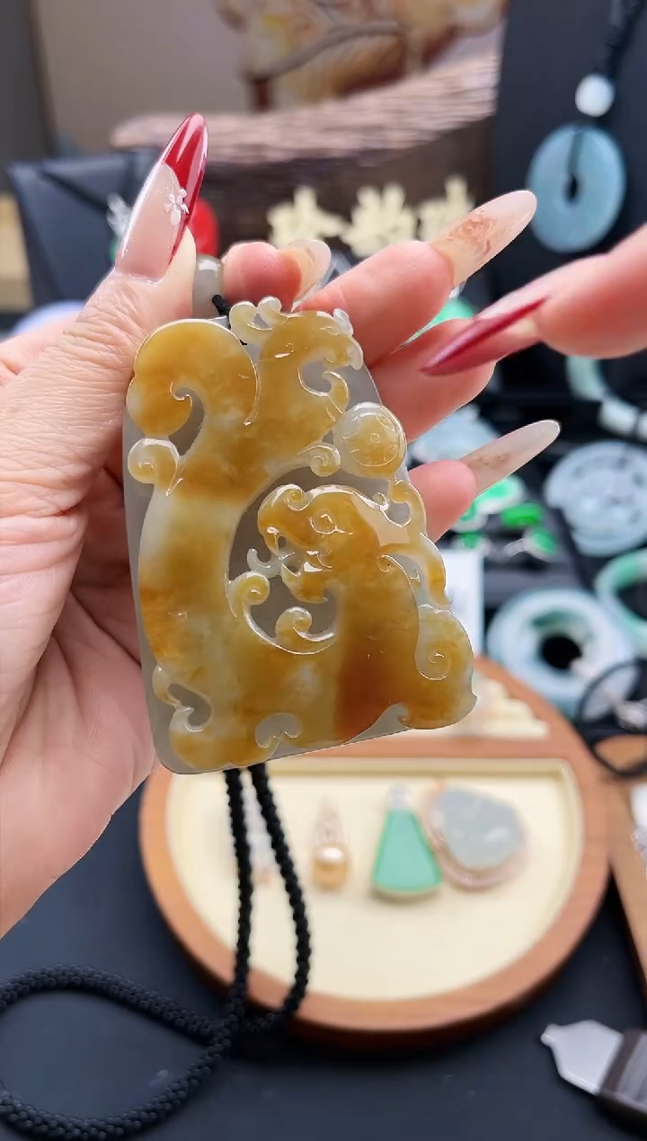 【闪购商品】翡翠颈饰未镶嵌翡翠龙牌